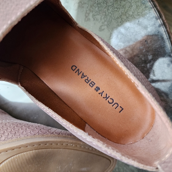 Lucky Brand Mahzan style Suede Flat size 7 - Picture 5 of 7